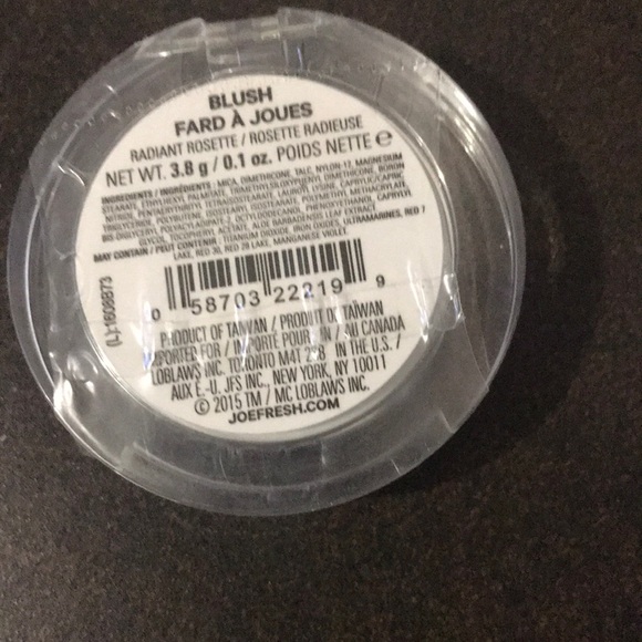 NWT Joe Fresh Blush and Translucent powder duo - Picture 3 of 3